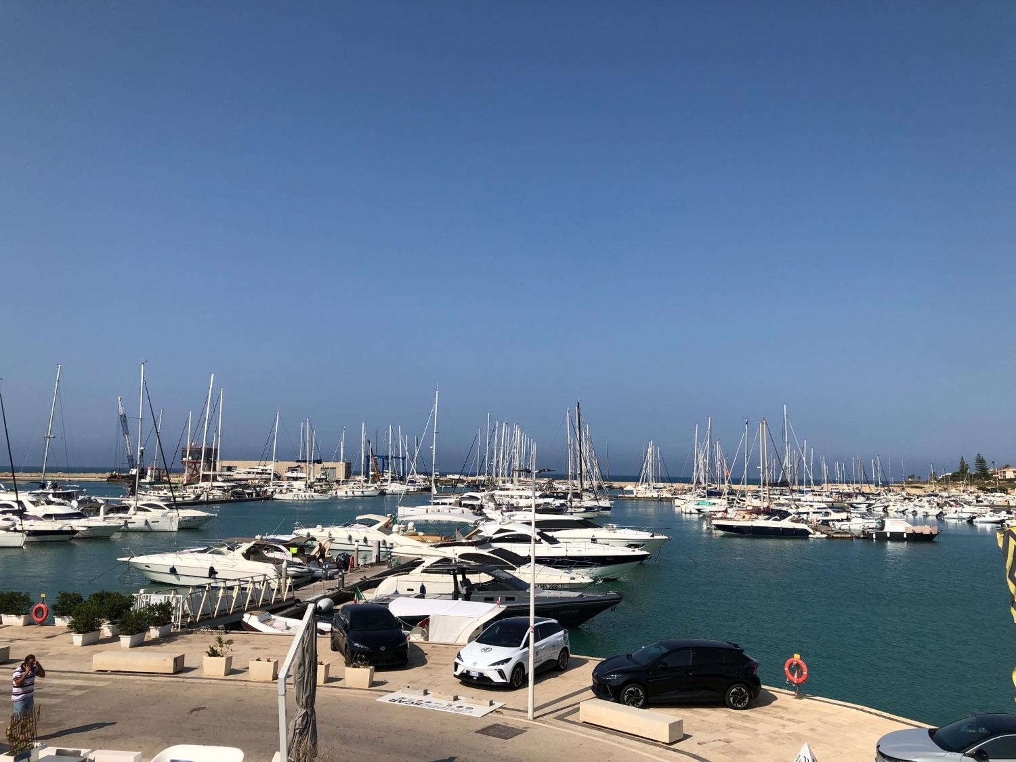 Sikelia Appartement Marina di Ragusa Buitenkant foto